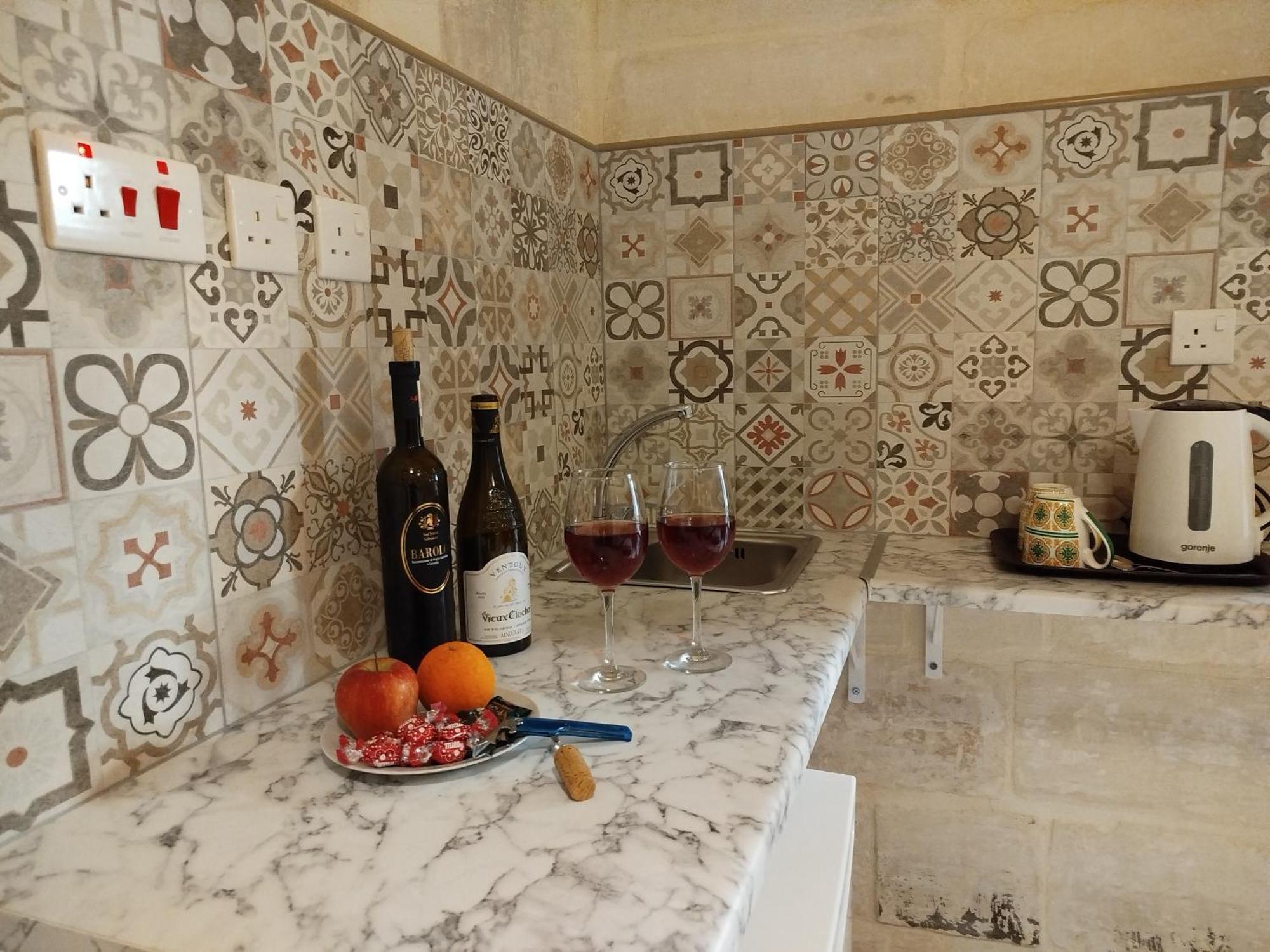 Limestone Sun Suites Sliema Esterno foto